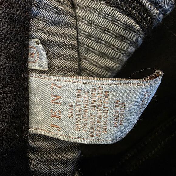 Jen7 by 7 For all Mankind high-waisted black shorts 9" inseam Women's size 4 - Picture 5 of 7